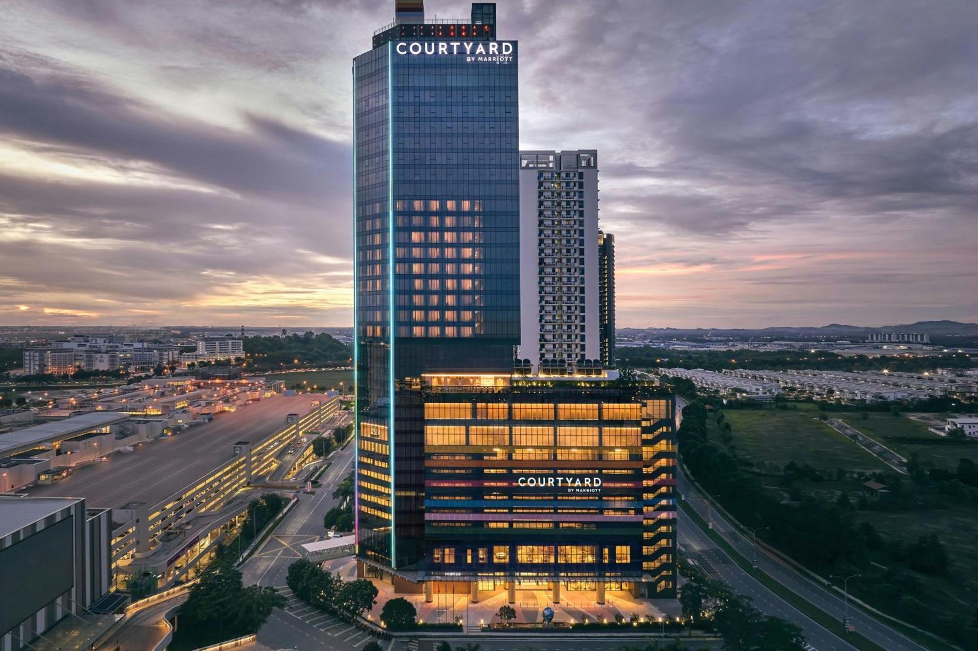 Courtyard By Marriott Setia Alam Hotell Eksteriør bilde